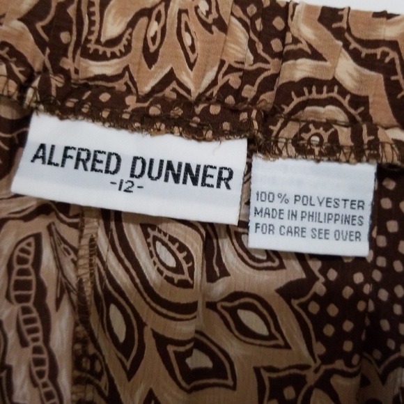 ❣❣❣Gifted to buyer ❣❣❣ Skirt by Alfred Dunnar - Picture 3 of 4